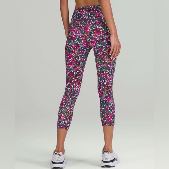 Lululemon Swift Speed High-Rise Crop 21" in Floral Electric Multi Size 4 - Picture 3 of 6